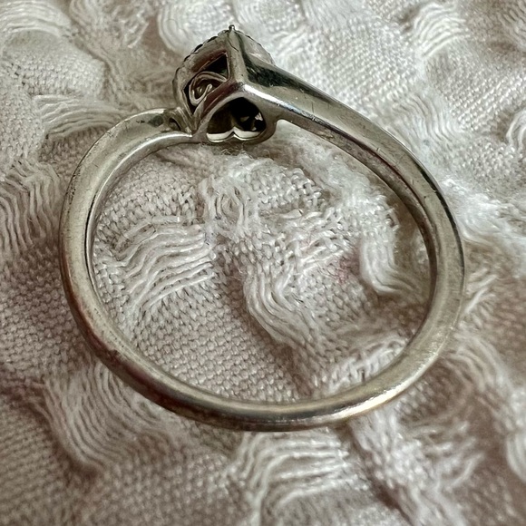 Kay Jewelers Heart Ring - Picture 2 of 2